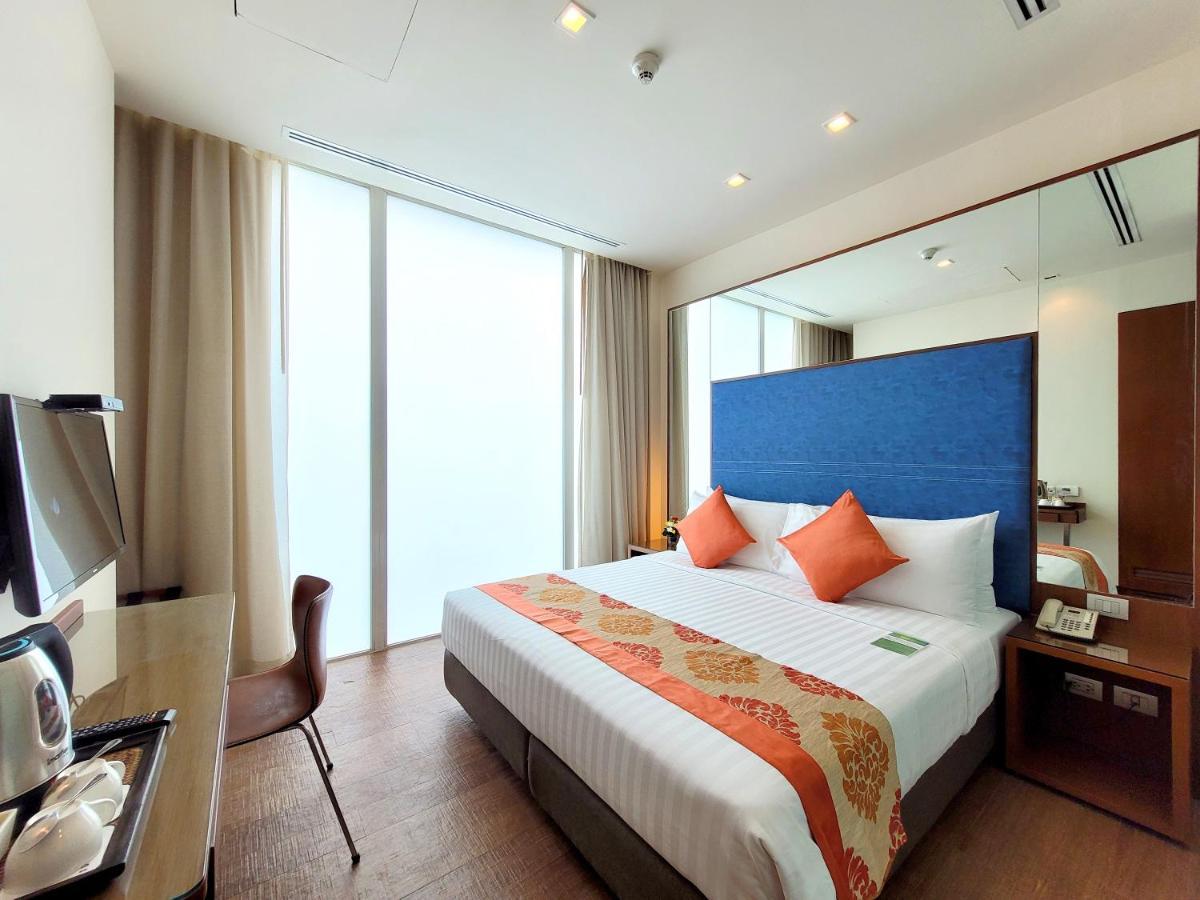 Hotel On 8 Sukhumvit Nana Bangkok By Compass Hospitality Zewnętrze zdjęcie