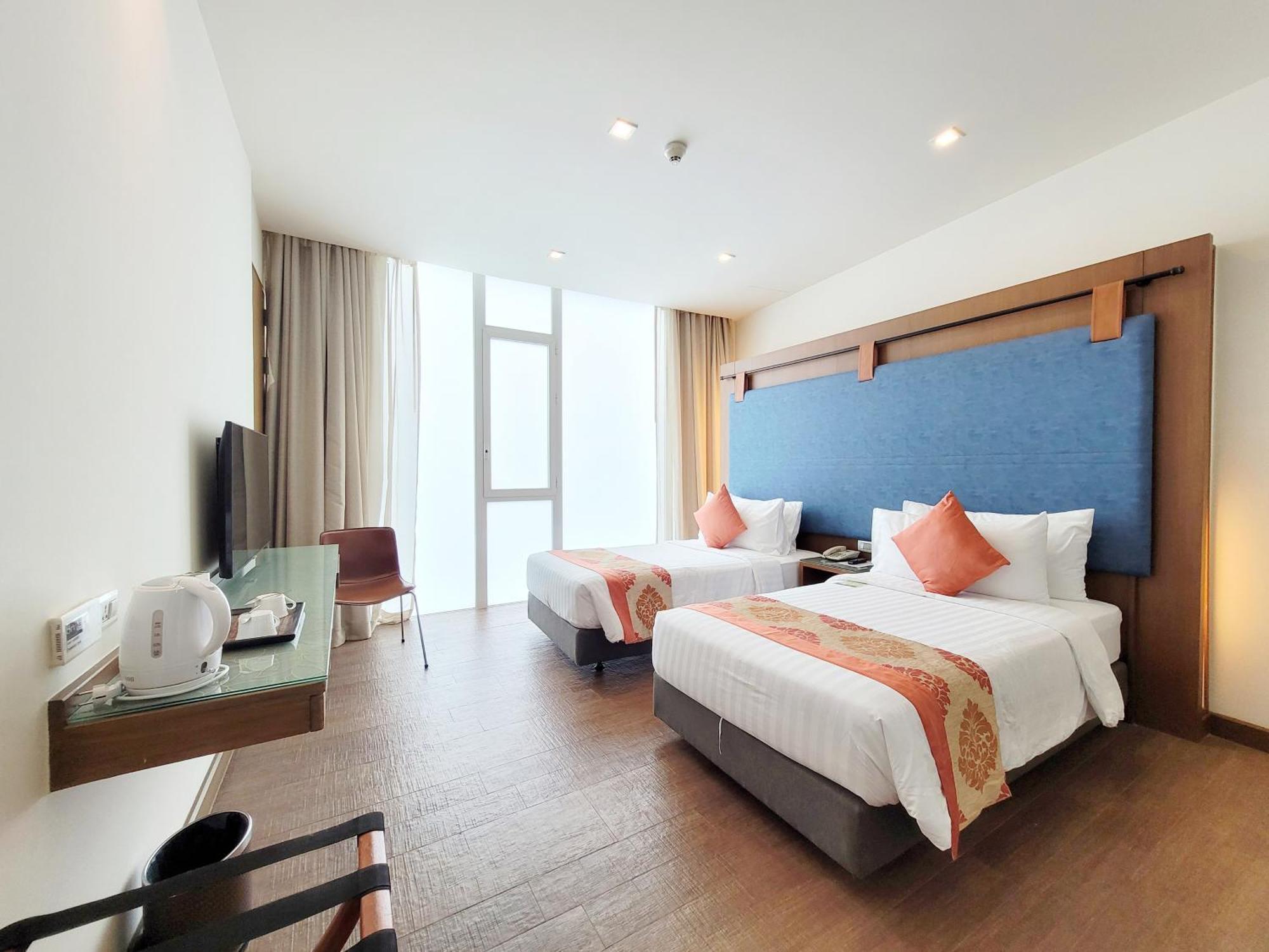 Hotel On 8 Sukhumvit Nana Bangkok By Compass Hospitality Zewnętrze zdjęcie