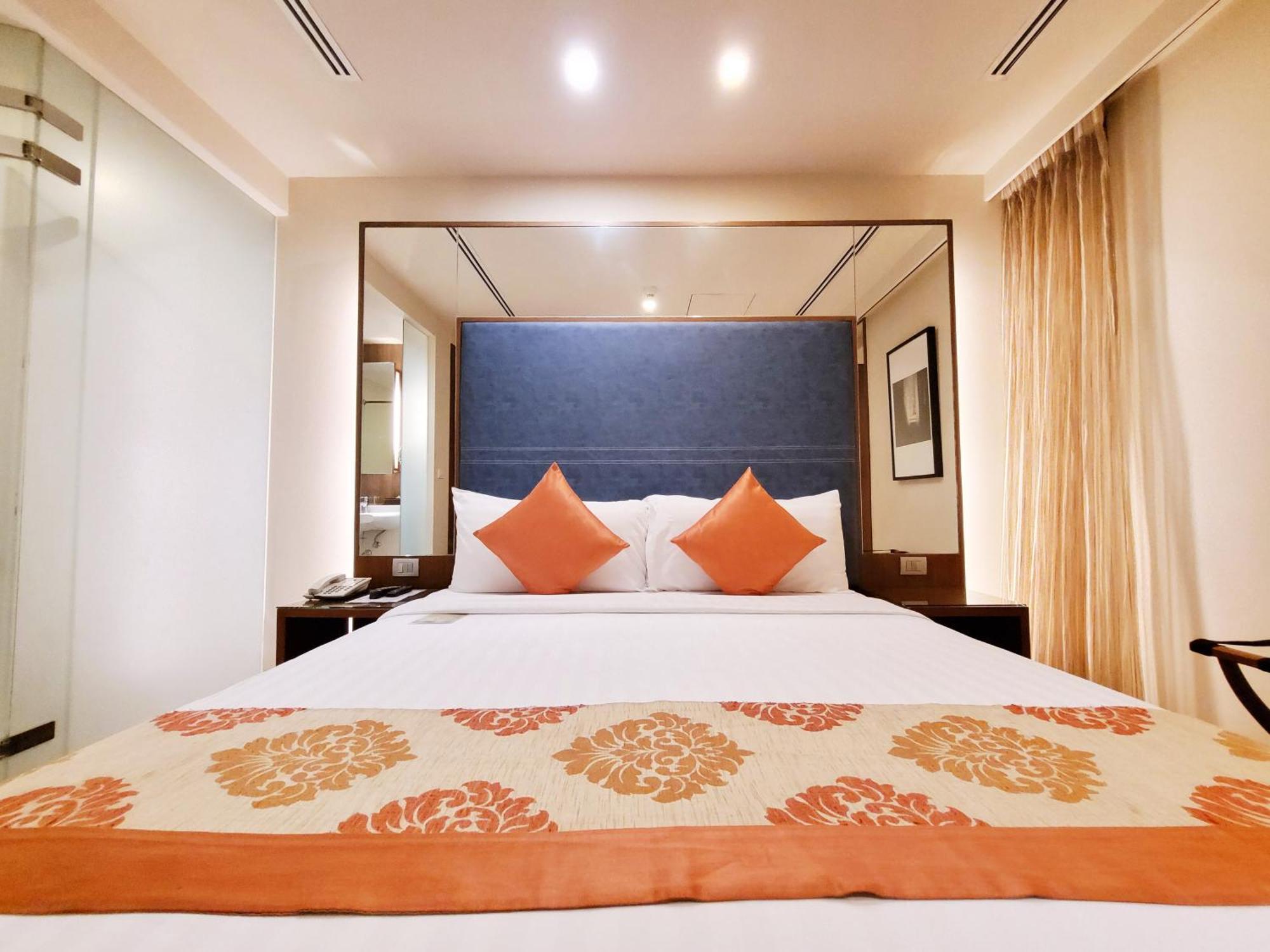 Hotel On 8 Sukhumvit Nana Bangkok By Compass Hospitality Zewnętrze zdjęcie